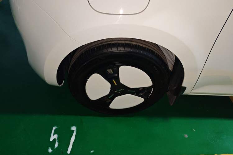 Used CHANGAN NEVO Lumin 2025 301km Honey Dew Edition Left Front Wheel Hub