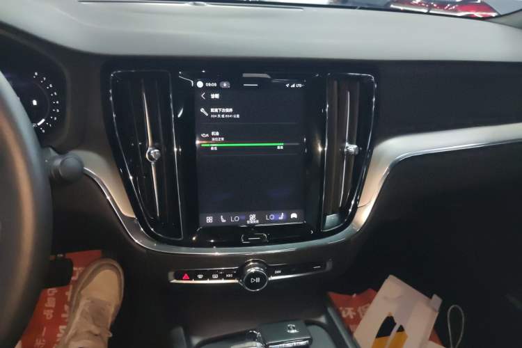 Used Volvo S60 2024 B4 Zhiyi Luxury Edition Audio And AC Panel