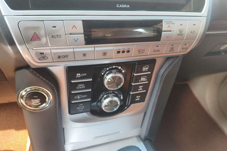 Used Toyota Prado 2010 2.7L Automatic Standard Edition Audio And AC Panel
