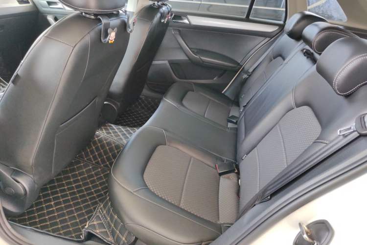 Used Volkswagen Santana 2015 Haval H6 1.6L Automatic Comfort Model Left Rear Seat