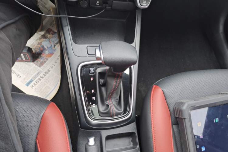 Used Kia KX Cross 2019 1.6L Automatic Dynamic Sunroof Version China VI Gear Lever