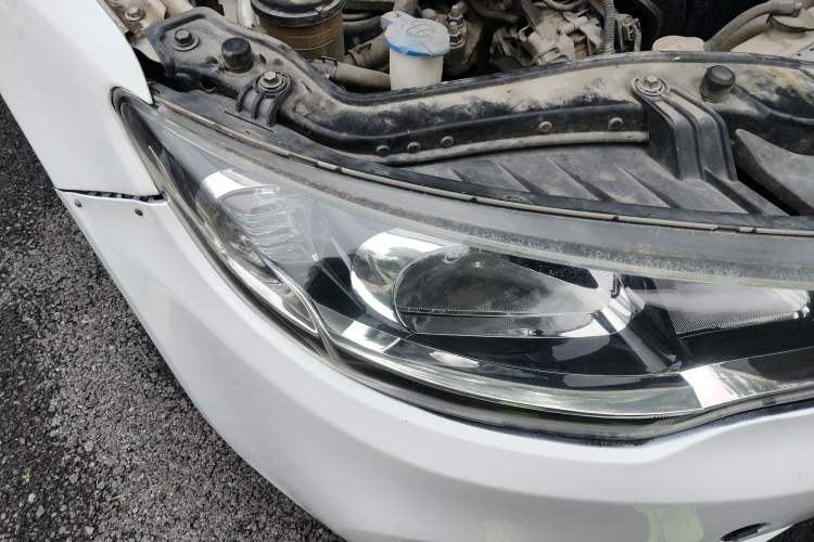 Used Kia Forte 2014 1.6L MT GL Right Front Headlight