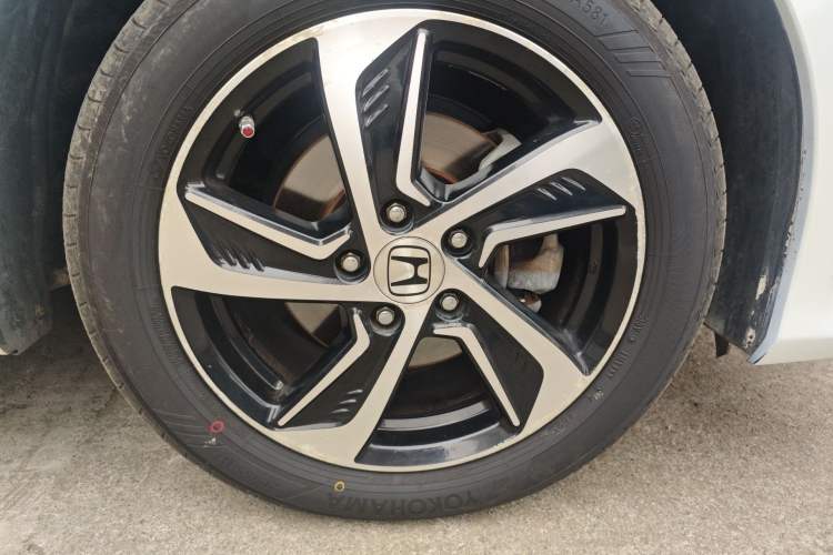 Used Honda Odyssey 2015 2.4L Supreme Edition Right Front Wheel Hub