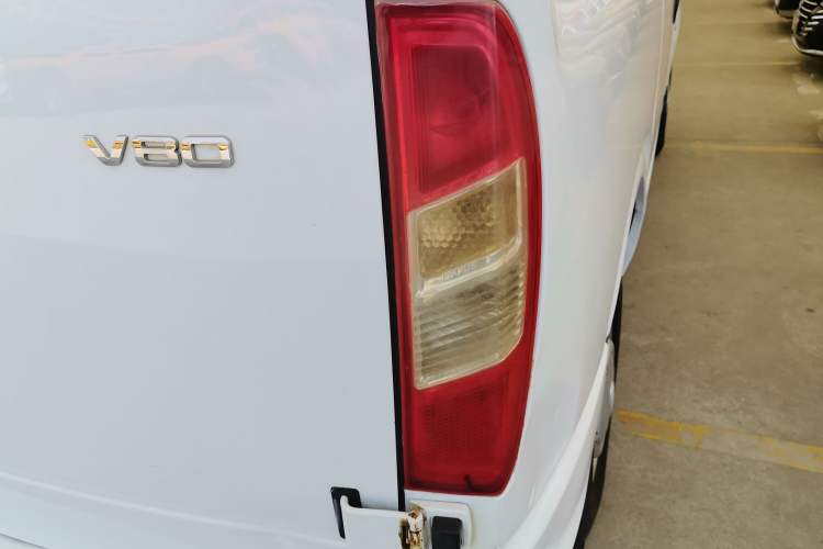 Used SAIC MAXUS Xintu V80 2021 2.0T Manual Classic Aoyuntong Short Wheelbase Mid-Roof 5/6-Seater