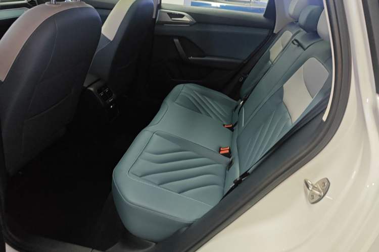 Used Volkswagen Tharu 2024 300TSI Two-Wheel-Drive Moon Luxury Edition