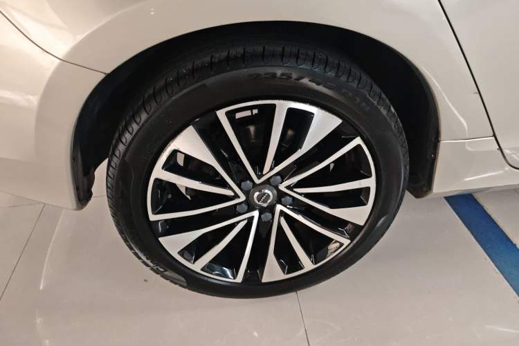 Used Volvo S60 2018 S60L T5 Intelligent Drive Progressive Edition