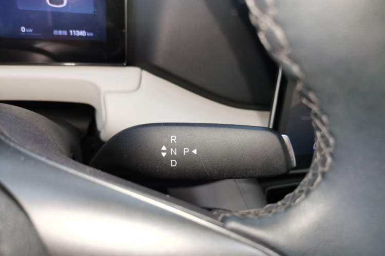 Used BYD Yuan UP 2025 Intelligent Driving Version 401 km Leading Edition Gear Lever