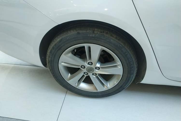 Used Buick Regal 2019 20T Elite Version China VI Standard Right Rear Wheel Hub
