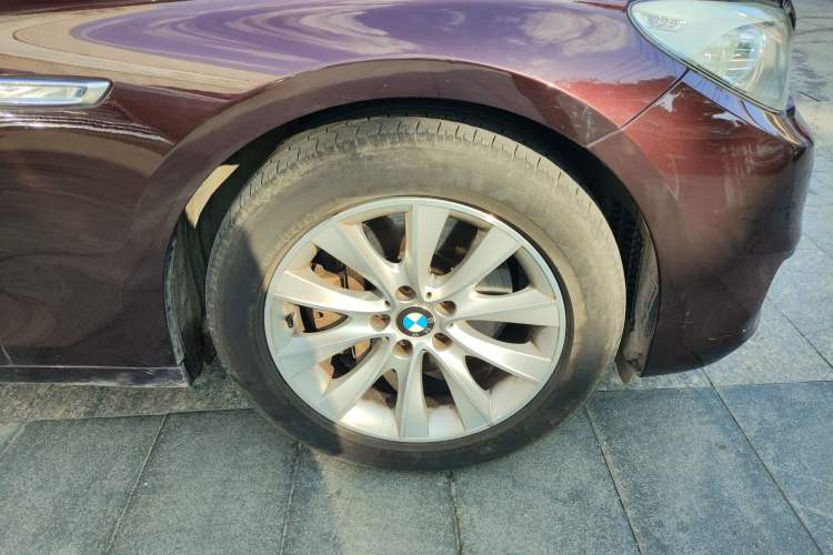 Used BMW 5 Series GT 2015 528i Leading Model Right Front Wheel Hub