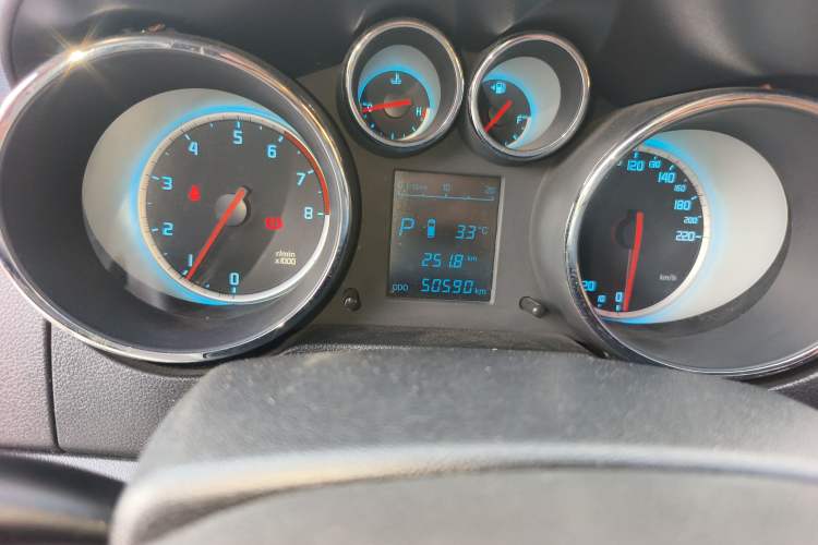 Used Changan CS35 2014 1.6L Automatic Luxury Model China IV Standard
