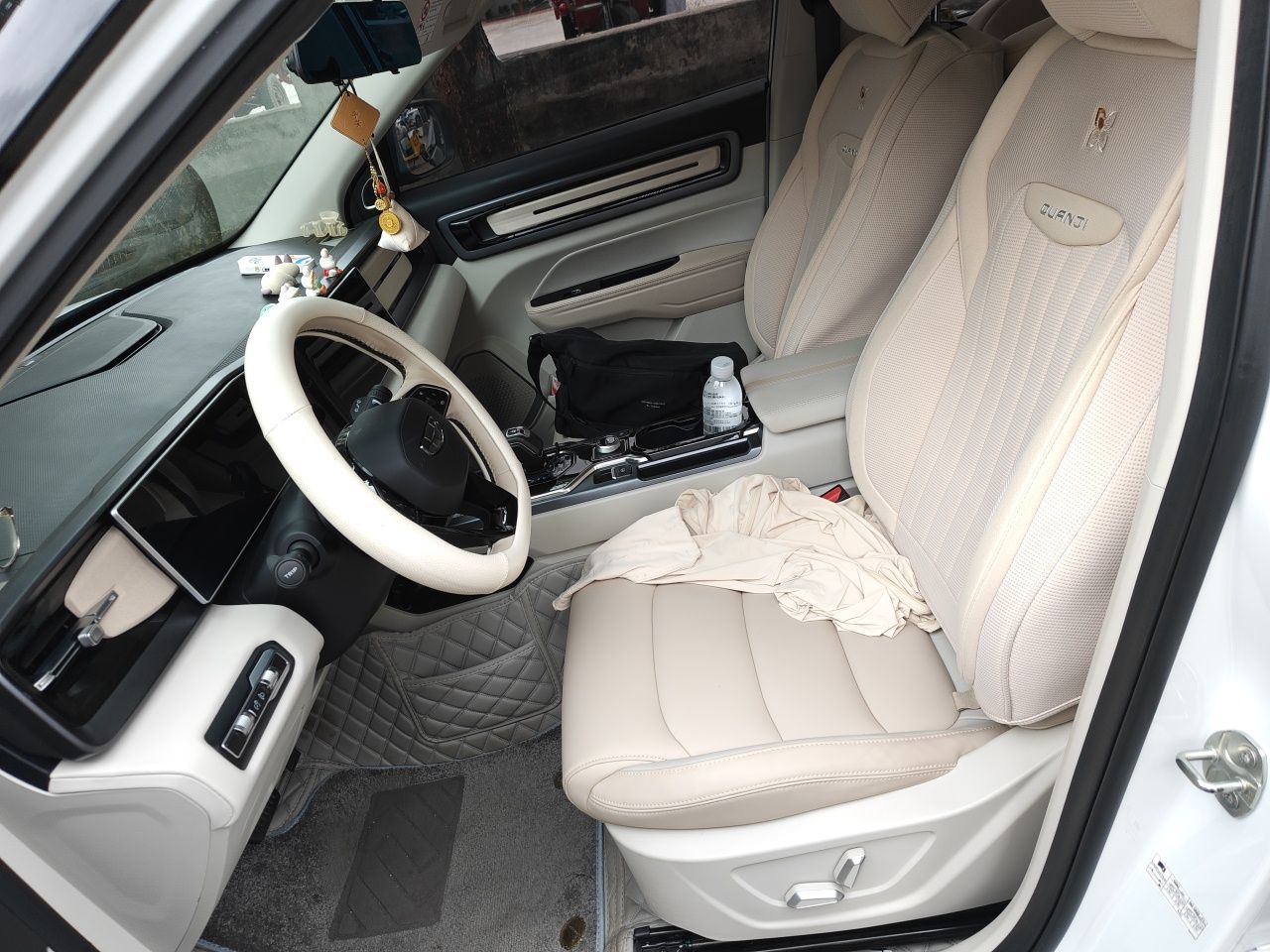 Geely Auto icon 2023 1.5TD Chocolate Smoothie Edition — снимка 15