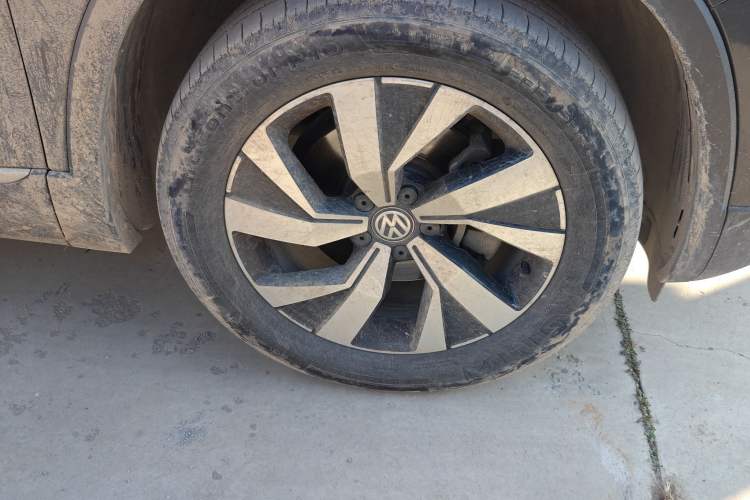 Used Volkswagen Tayron 2021 330TSI Two-Wheel Drive 30th Anniversary Edition Right Front Wheel Hub