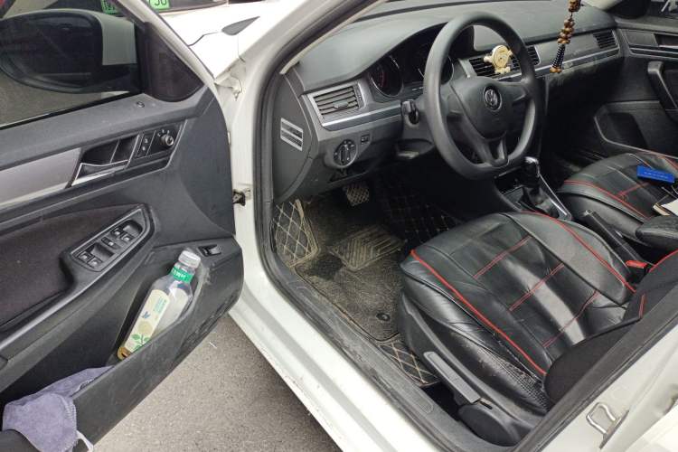 Used Volkswagen Bora 2016 1.6L Automatic Fashion Model
