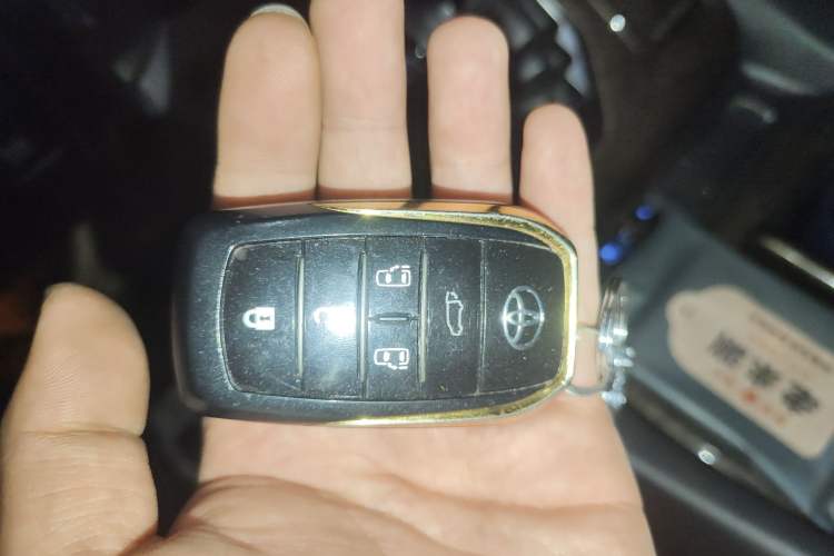 Used Toyota Vellfire 2023 Crown Dual-Engine 2.5L HV Prestige Edition