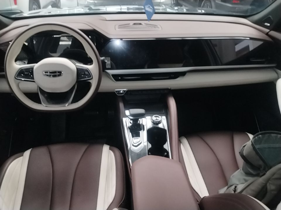 Geely Auto Monjaro L 2021 2.0TD DCT EVO Two-Wheel Drive Smart Luxury Version — снимка 12