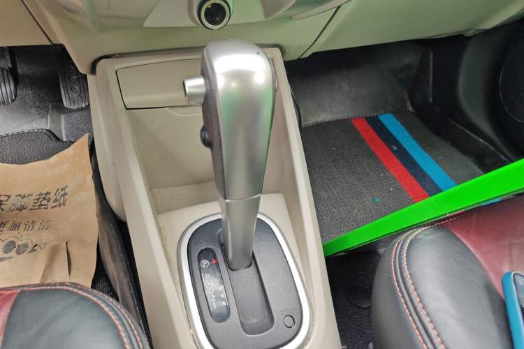 Used Venucia R50 2016 1.6L Automatic Elite Edition
