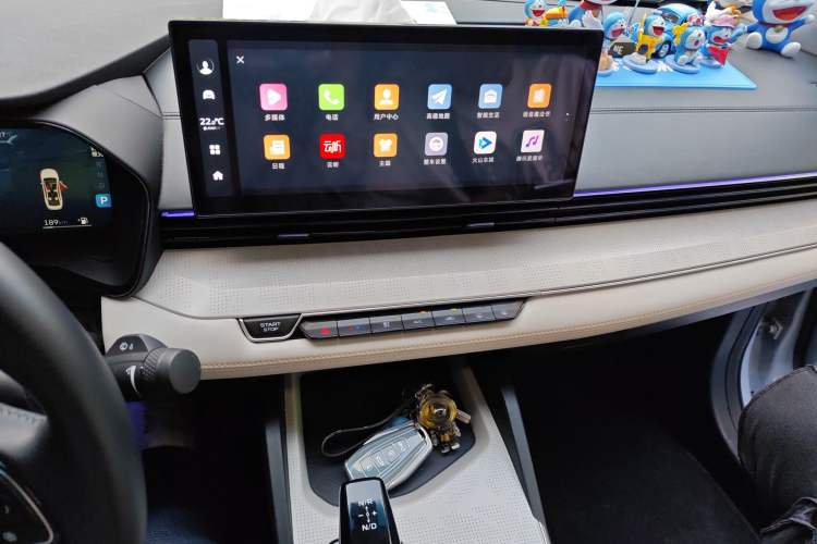 Used Geely Auto Emgrand L HiP 2022 1.5TD-DHT Pro 100KM Super Swift Audio And AC Panel