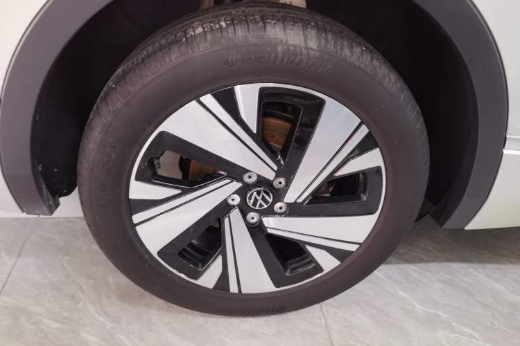 Used Volkswagen Tiguan L 2023 Restyled 330TSI Automatic Two-Wheel Drive R-Line Flagship Edition Right Rear Wheel Hub