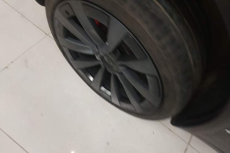 Used Tesla Model X 2023 Three-Motor All-Wheel-Drive Plaid Version Exterior 5