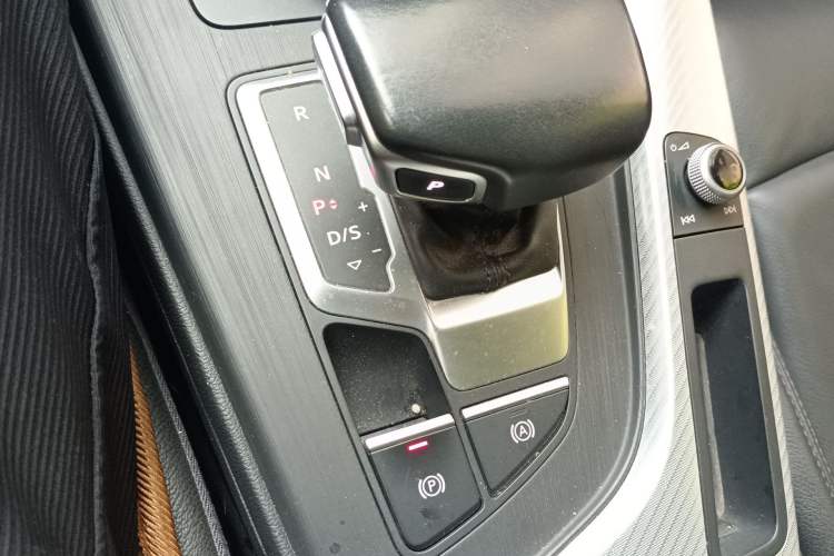 Used Audi A4L 2017 40 TFSI Style Edition
