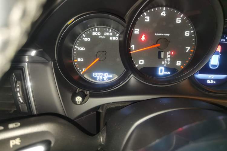 Used Porsche Macan 2017 Macan 2.0T Odometer Close Up