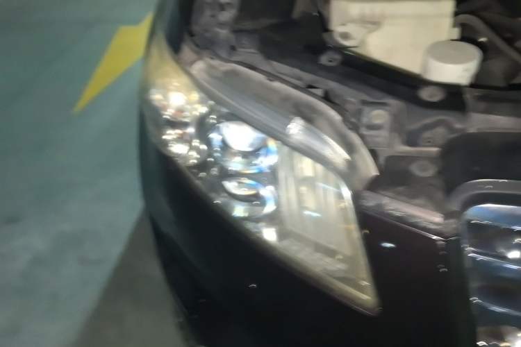 Used Infiniti FX 2007 FX35 Supreme Edition Right Front Headlight