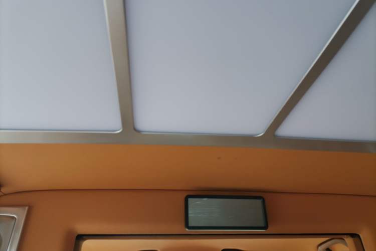 Used Mercedes-Benz Vito 2021 2.0T Business Version 7 Seats Headliner