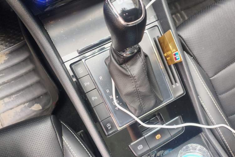 Used Skoda Superb 2019 TSI330 DSG Comfort Edition Gear Lever