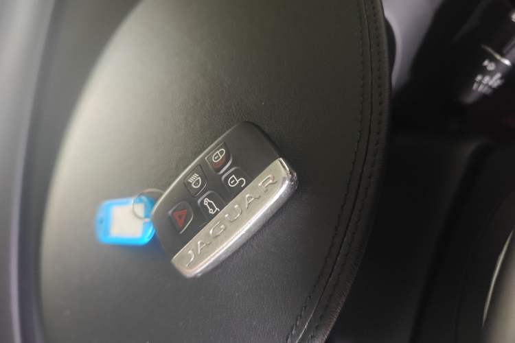 Used Jaguar F-PACE 2019 2.0T Four-Wheel Drive Urban Luxury Edition Interior 1