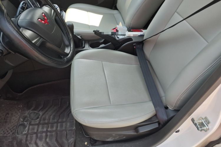 Used Wuling Hongguang 2020 1.2L S Base Model China VI LSI Left Front Seat