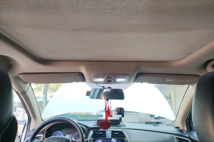 Used Suzuki S-Cross 2014 1.6L CVT Two-Wheel Drive Elite Version
