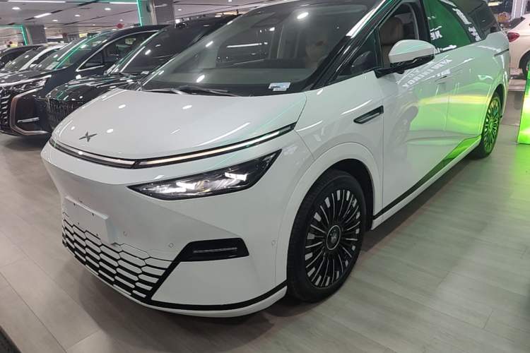 Used XPeng X9 2025 740 Ultra-Long Range Max