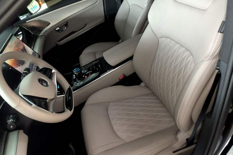 Used BYD Han 2025 DM-i 125KM Prestige Model Left Front Seat