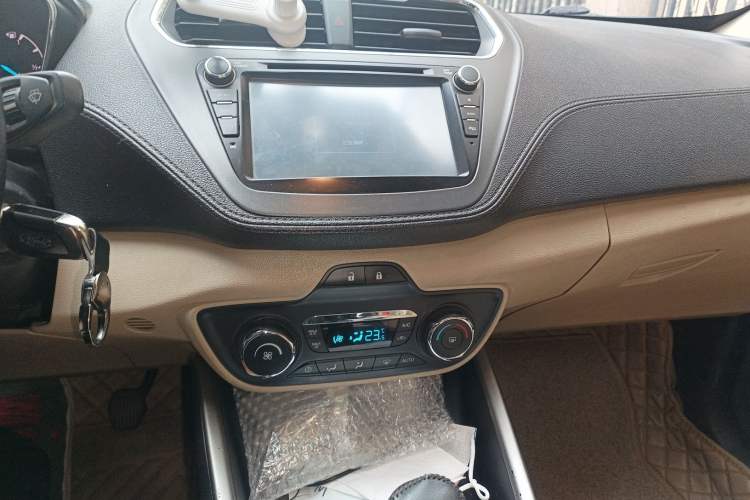 Used Ford Escort 2015 1.5L Manual Fashion Edition