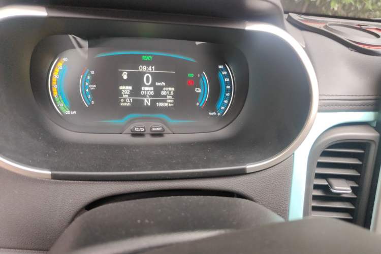 Used Chery QQ Little Ant 2021 150 000 Yuan Ant Fan Edition Ant Trend Version Lithium Iron Phosphate Odometer Close Up