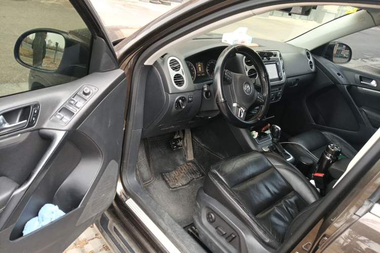 Used Volkswagen Tiguan 2013 1.8 TSI Automatic All-Wheel Drive Luxury Model Driver Seat