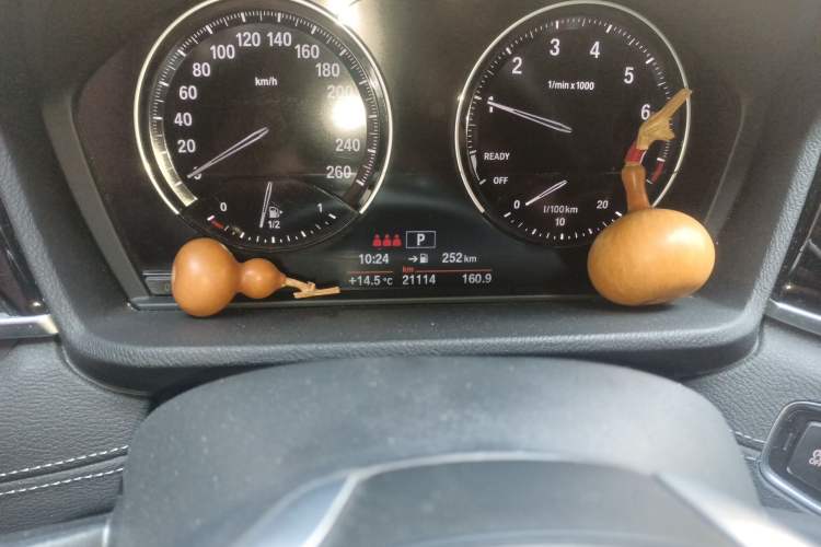 Used BMW X2 2018 sDrive25i Leading Model M Sport Package China V Odometer Close Up