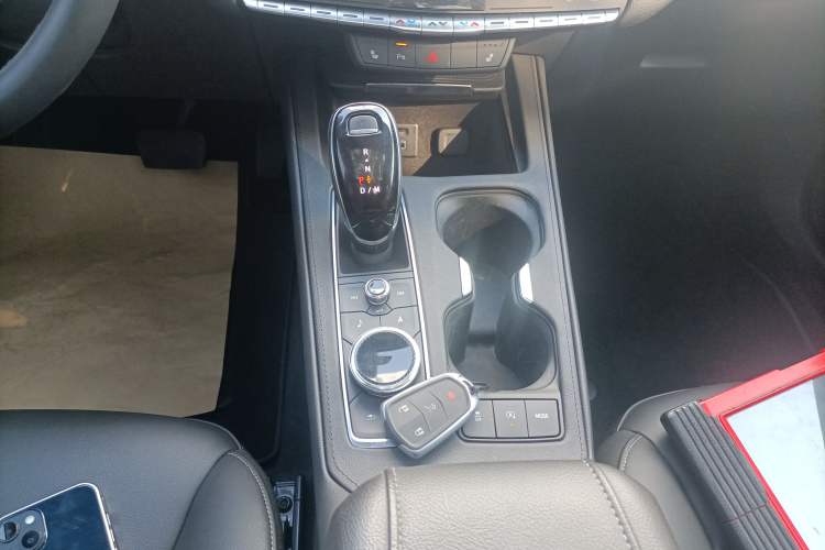 Used Cadillac XT4 2020 28T Two-Wheel-Drive Leading Version
