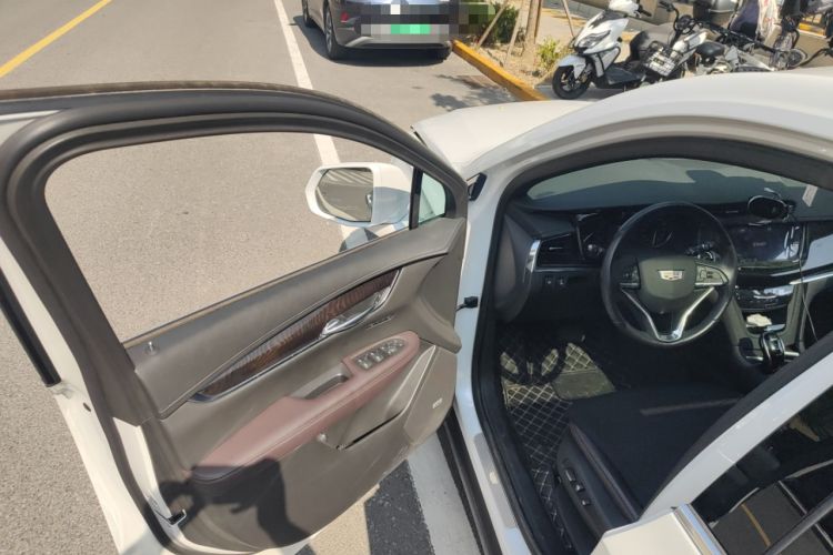 Used Cadillac XT6 2021 28T Six-Seater Four-Wheel-Drive Luxury Version Driver Seat