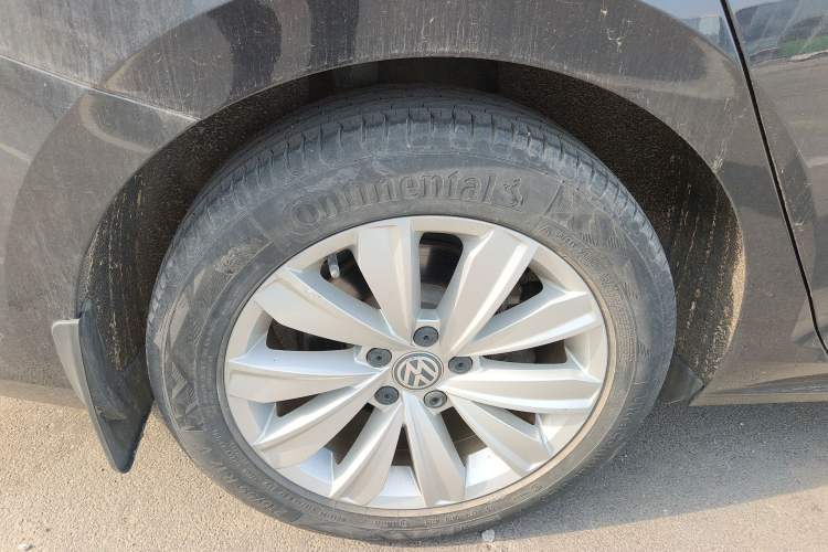 Used Volkswagen Passat 2019 330TSI Elite Edition China VI Right Rear Wheel Hub