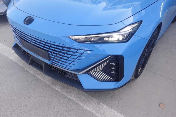 Used Changan UNI-V 2022 1.5T Prestige Version