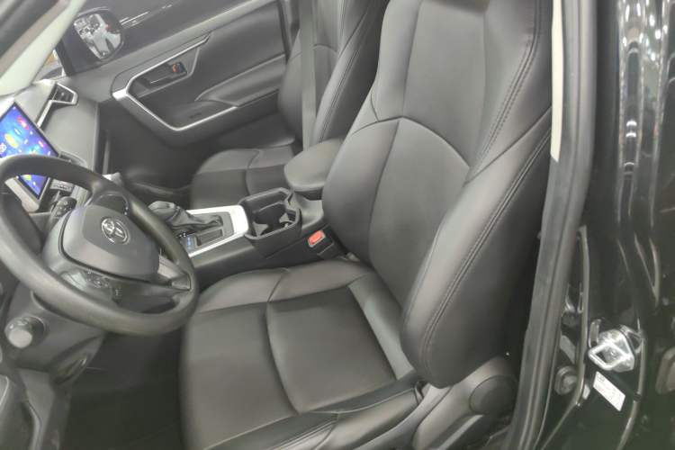 Used Toyota Wildlander 2022 Updated Version 2.0L CVT Two-Wheel Drive Leading Edition Left Front Seat