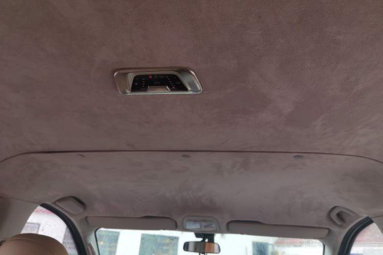 Used SAIC MAXUS G10 2015 2.0T Automatic Anniversary Edition