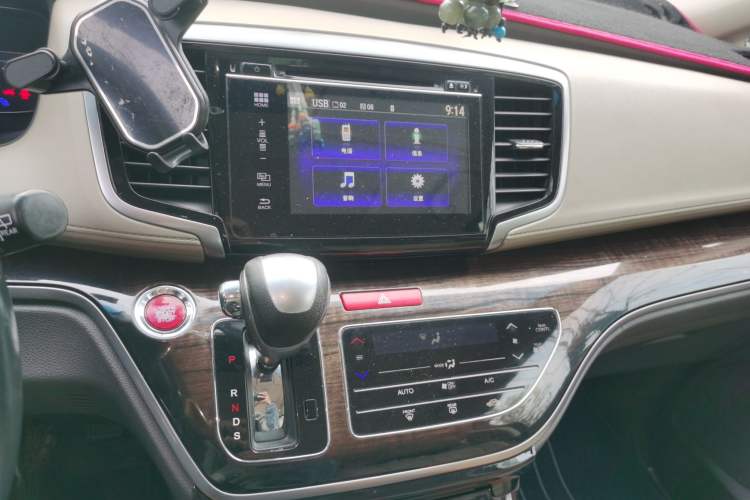 Used Honda Odyssey 2015 Updated Version 2.4L Smart Edition Audio And AC Panel