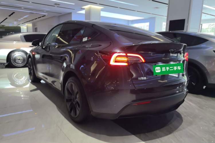 Used Tesla Model Y 2024 Rear-Wheel-Drive Version Rear Left 45 Deg