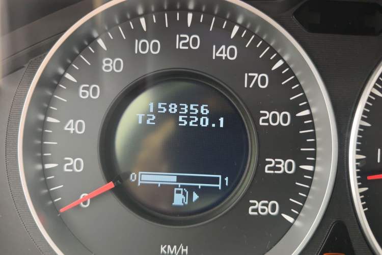 Used Volvo V60 2013 T5 Zhiya Edition Odometer Close Up