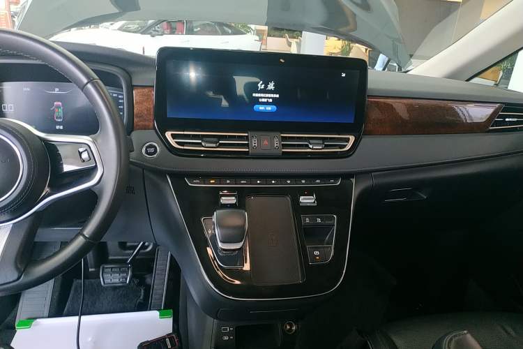 Used Hongqi HQ9 2023 2.0T Smart Connect Flagship Edition Audio And AC Panel