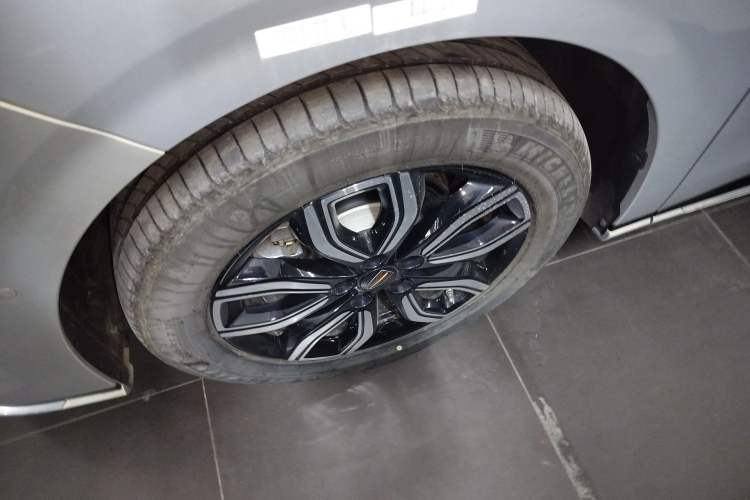 Used Hongqi HQ9 2023 2.0T Smart Connect Flagship Edition Left Front Wheel Hub