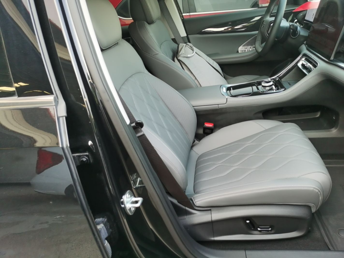 Geely Galaxy A7 2025 Model EM-i 150km Exploration+ Edition — снимка 19