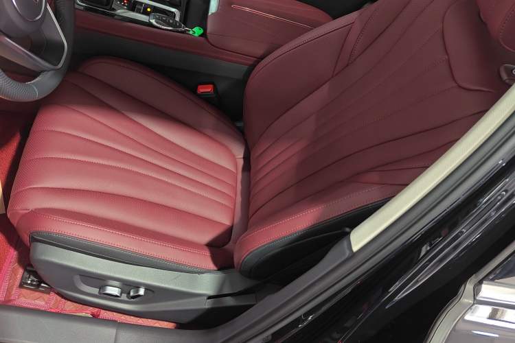 Used Hongqi H5 2025 1.5T DCT Qiyun 500 000th Unit Commemorative Edition
